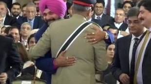 What is Sikh pilgrim corridor, Sikh pilgrim corridor, Sikh pilgrim corridor bajwa, navjot singh sidhu, sidhu, Qamar Javed Bajwa, Qamar Javed Bajwa pakistan, pakistan army, Gurdwara Darbar Sahib, india news