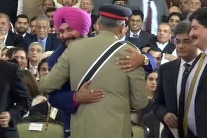 What is Sikh pilgrim corridor, Sikh pilgrim corridor, Sikh pilgrim corridor bajwa, navjot singh sidhu, sidhu, Qamar Javed Bajwa, Qamar Javed Bajwa pakistan, pakistan army, Gurdwara Darbar Sahib, india news
