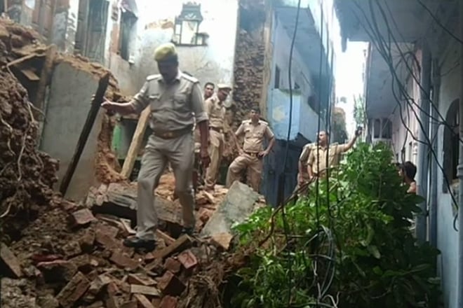 Lucknow building collapse, Ganeshganj area, Lucknw rains