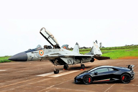 Video: Lamborghini Vs MiG 29K Fighter jet in Goa: Find out who wins !