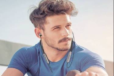 . The evolution of the headphones is a direct consequence of the mobile revolution, drawing numerous device makers to tap this lucrative segment.