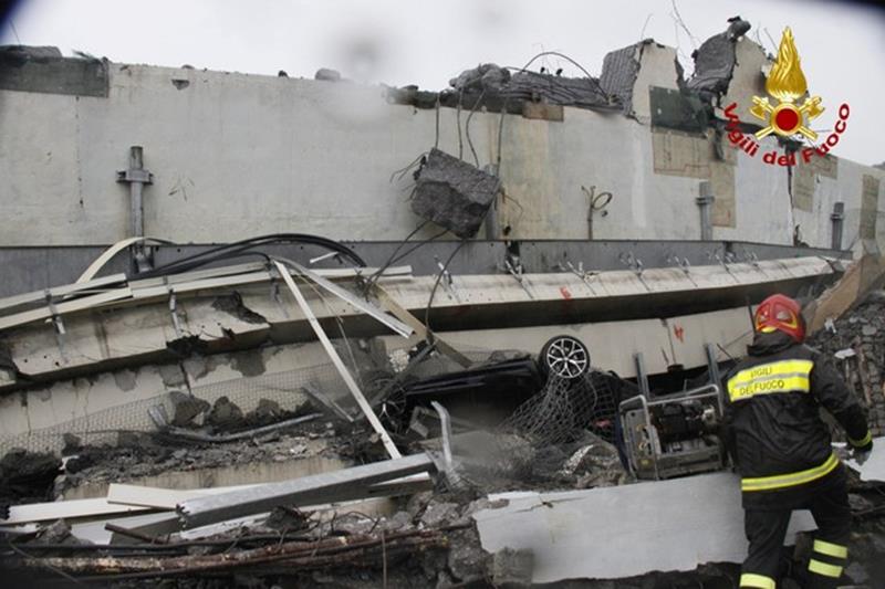 genoa bridge collapse, genoa bridge collapse pictures, genoa bridge collapse photos, genoa bridge collapse images, genoa bridge collapse pics, italy bridge collapse, italy bridge collapse pictures, bridge collapse in italy, morandi bridge collapse