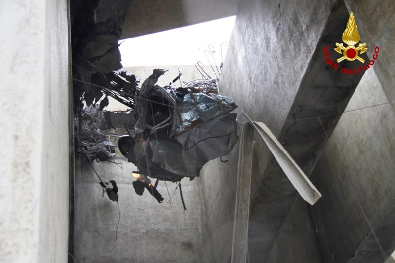 genoa bridge collapse, genoa bridge collapse pictures, genoa bridge collapse photos, genoa bridge collapse images, genoa bridge collapse pics, italy bridge collapse, italy bridge collapse pictures, bridge collapse in italy, morandi bridge collapse