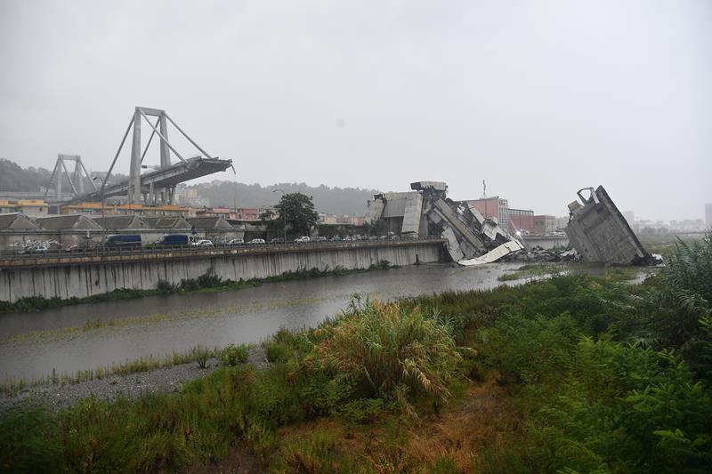 genoa bridge collapse, genoa bridge collapse pictures, genoa bridge collapse photos, genoa bridge collapse images, genoa bridge collapse pics, italy bridge collapse, italy bridge collapse pictures, bridge collapse in italy, morandi bridge collapse