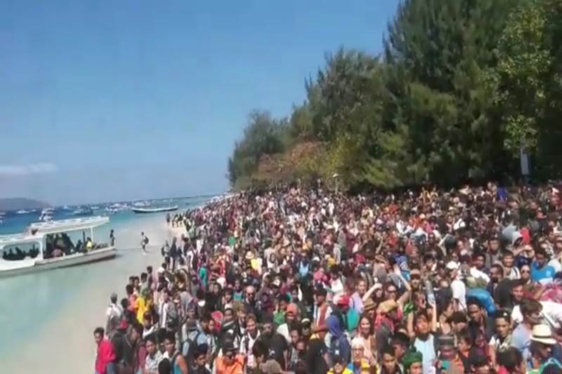 indonesia earthquake, indonesia earthquake today, indonesia earthquake today 2018, indonesia earthquake today tsunami warning, indonesia earthquake today news, indonesia earthquake today bali, lombok island, lombok earthquake, lombok indonesia, indonesia earthquake pictures, indonesia earthquake pics, indonesia earthquake news