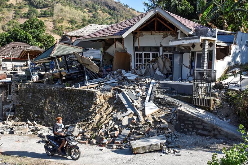 indonesia earthquake, indonesia earthquake today, indonesia earthquake today 2018, indonesia earthquake today tsunami warning, indonesia earthquake today news, indonesia earthquake today bali, lombok island, lombok earthquake, lombok indonesia, indonesia earthquake pictures, indonesia earthquake pics, indonesia earthquake news