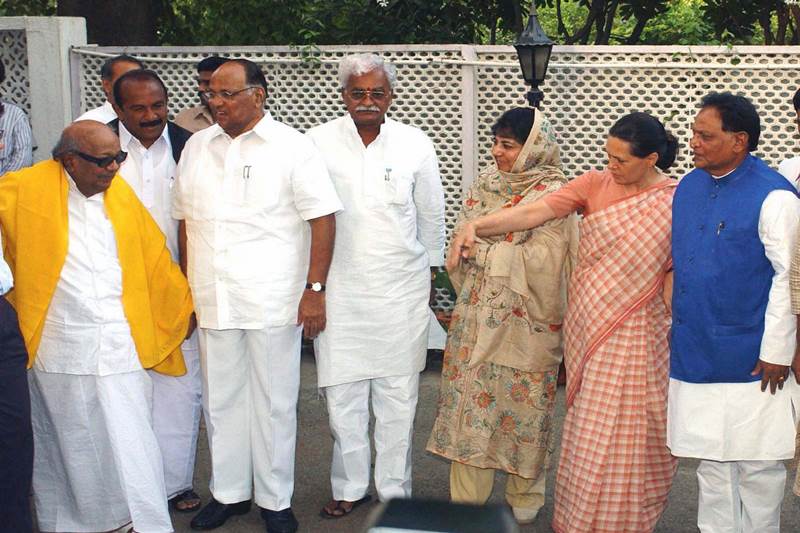 modi karunanidhi, family of karunanidhi, m karunanidhi, karunanidhi death, dayalu ammal, rajathi ammal, mk stalin, narendra modi, kanimozhi, karunanidhi photos gallery, karunanidhi pics, karunanidhi photos, karunanidhi photos today, karunanidhi old photos