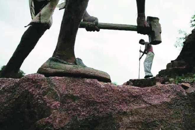 Rural wage growth killed by demonetisation; fell from 11% to mere 0.45% in last 3 years, show Ind-Ra data Rural wage growth killed by demonetisation; fell from 11% to mere 0.45% in last 3 years, show Ind-Ra data