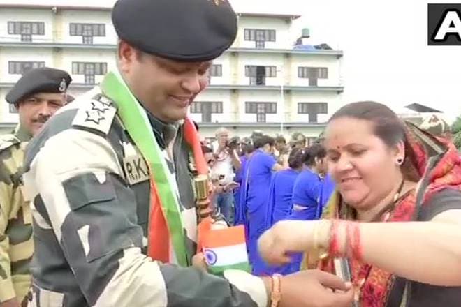 RAKHI, JAWANS, jawans rakhi, jawans and rakhi, raksha bandhan, raksha bandhan women tie rakhi to jawans