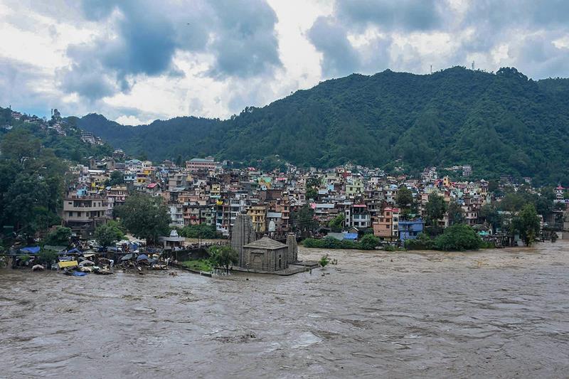 himachal pradesh rain news, rainfall in himachal pradesh, himachal pradesh rain pictures, himachal pradesh rain images, jammu tawi river flood, jammu tawi river images, jammu tawi river pics, yamuna river photos, beas river images, beas river tragedy images