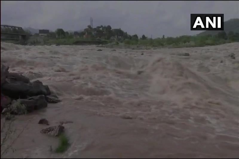 himachal pradesh rain news, rainfall in himachal pradesh, himachal pradesh rain pictures, himachal pradesh rain images, jammu tawi river flood, jammu tawi river images, jammu tawi river pics, yamuna river photos, beas river images, beas river tragedy images