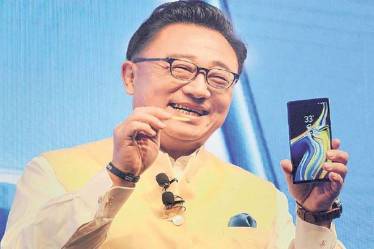 DJ Koh, president and CEO,
IT & Mobile Communications Division, Samsung Electronics