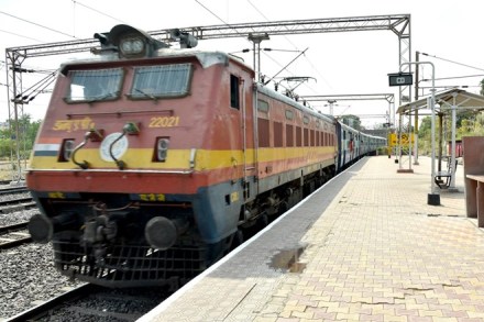 Indian Railways trains delayed due to stations infra: CAG