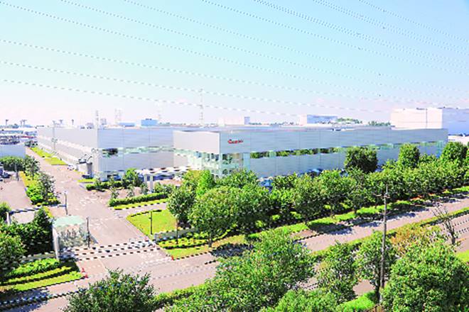 Canon’s lens factory in Utsunomiya, Japan. The company has sold over 90 million EOS cameras and 130 million EF lens so far. Canon’s lens factory in Utsunomiya, Japan. The company has sold over 90 million EOS cameras and 130 million EF lens so far.