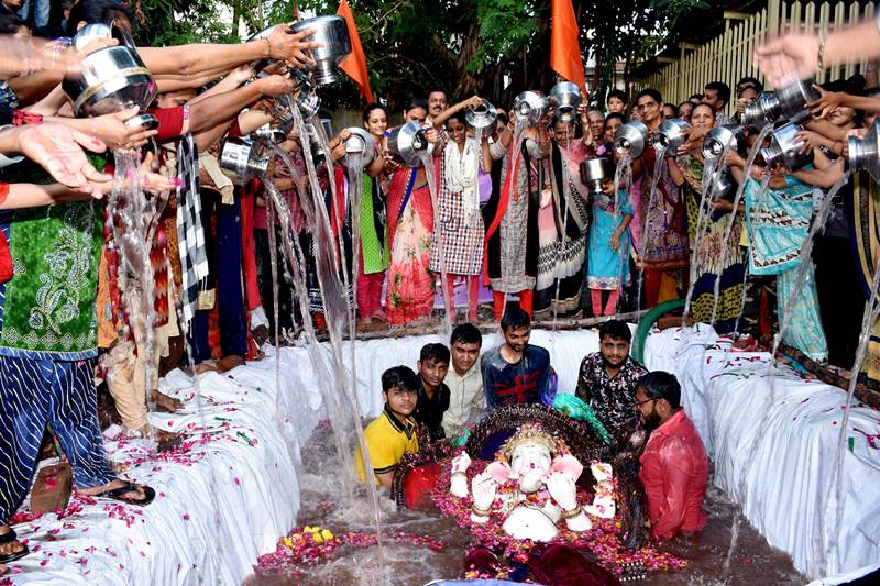 ganesh visarjan images, ganesh visarjan pics, ganesh visarjan photos, ganesh visarjan photos in mumbai, ganesh visarjan photo gallery, ganesh visarjan 2018 date, ganesh visarjan 2018 mumbai, ganesh visarjan 2018 hyderabad, ganesh visarjan 2018 pune, ganesh visarjan 2018 in mumbai, ganesh visarjan 2018 date in ahmedabad