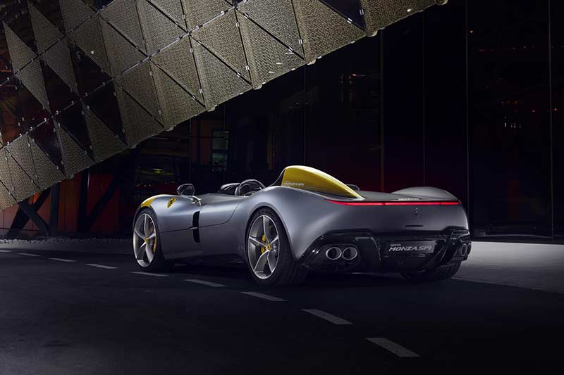 Ferrari Monza is a single seater sports car and leaves the driver exposed to many elements. The roofless body and low-cut windshields make the Monza unique and one of its kinds and certainly very different from the most modern Ferraris. The design too is simple and less aerodynamic.
