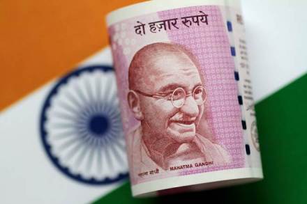 Rupee nosedives 40 paise against US dollar to new record low; 72 vs USD within touching distance Rupee nosedives 40 paise against US dollar to new record low; 72 vs USD within touching distance