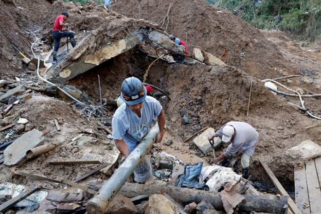 typhoon mangkhut path, typhoon mangkhut update, typhoon in hong kong, typhoon in hong kong today, typhoon in hong kong 2018, typhoon mangkhut hong kong, typhoon mangkhut LIVE