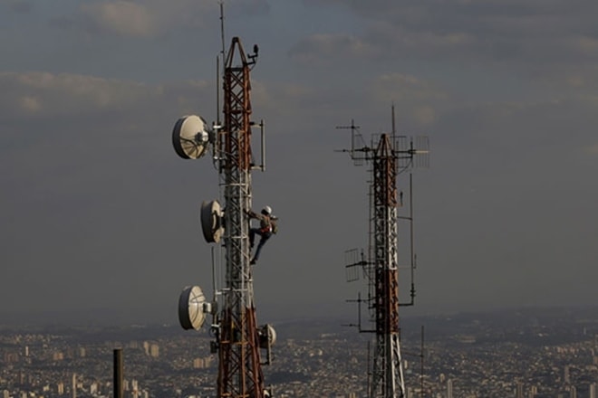The Aadhaar custodian had directed that at least 10 per cent of their total monthly verification transaction should be done using face authentication. (Reuters)