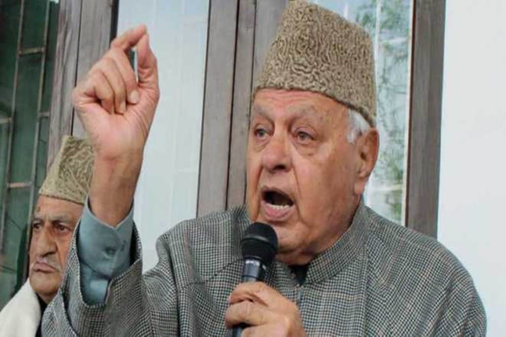 Jammu and Kashmir: Farooq Abdullah offers condolences on killing of three policemen Jammu and Kashmir: Farooq Abdullah offers condolences on killing of three policemen