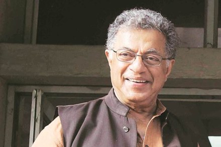 Complaint filed against Girish Karnad for wearing ‘Urban Naxal’ placard at Gauri Lankesh’s death anniversary event