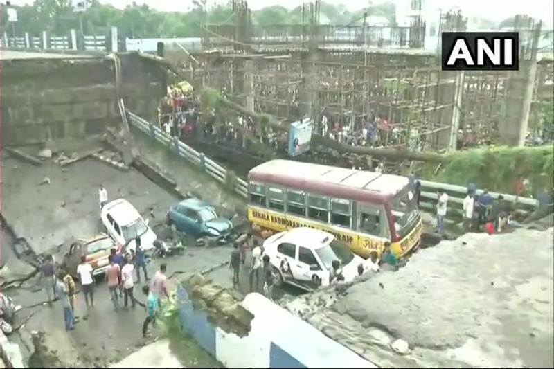 kolkata overbridge, kolkata over bridge collapse, kolkata flyover collapse, kolkata flyover, flyover in kolkata, majerhat bridge collapse, kolkata collapse, flyover collapse, kolkata bridge collapse images, bridge collapse in kolkata today, majerhat bridge collapse kolkata
