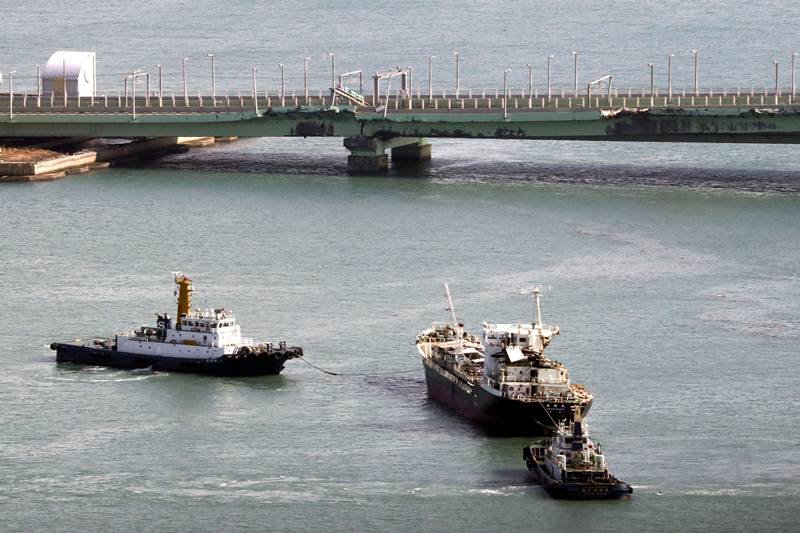 kansai airport japan, kansai airport, kansai international airport, kansai airport sinking, kansai airport japan photos, kansai international airport pictures, kansai airport images, japan typhoon, typhoon jebi