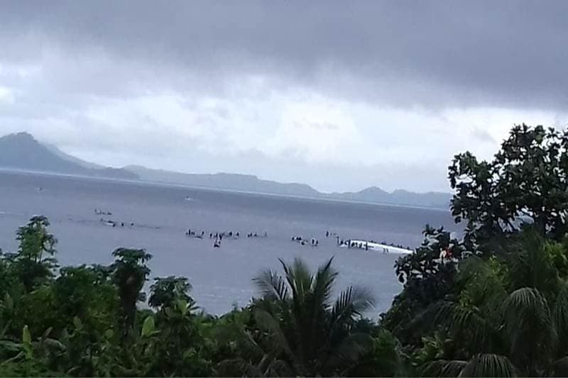 chuuk micronesia airport, micronesia airport, air niugini plane crash, air niugini flight crash land, air niugini boeing 767-300, boeing 767-300 micronesia, air niugini flight micronesia sea, air niugini micronesia, air niugini crash landing, mirconesia plane crash land