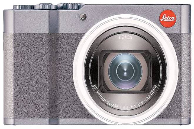 It has a 1-inch 20MP MOS sensor with 4K shooting capabilities, 15x optical zoom (132mm) and a maximum ISO sensitivity of 25600. 