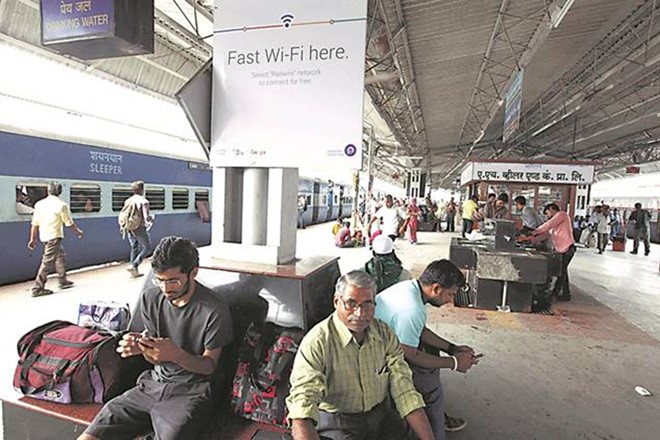 IRCTC stalls to sell food on Indian Railways platforms IRCTC stalls to sell food on Indian Railways platforms