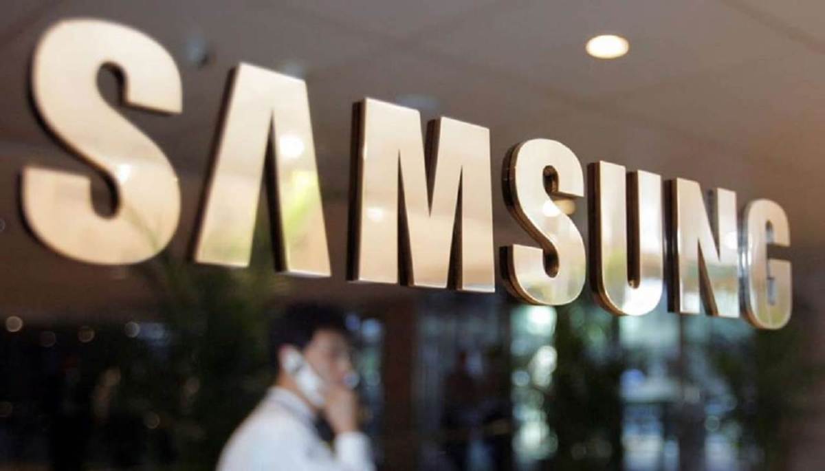Samsung India launches 2 smartphones in Galaxy J series Samsung India launches 2 smartphones in Galaxy J series