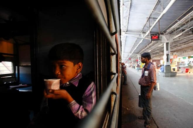 Now, you will have to shell out more to drink tea and coffee during your train journey as Indian Railways has revised the rate to Rs 10 from Rs 7.