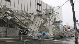 Typhoon Jebi, Typhoon Jebi in Jebi, Kansai International Airport, Osaka airport, world news