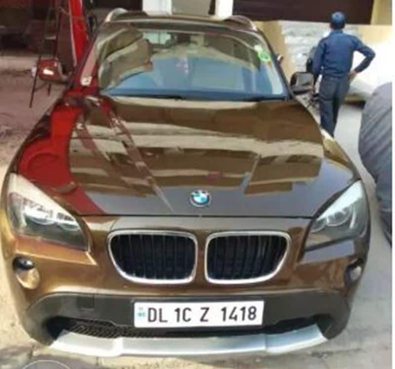 2011 BMW X1: For all the BMW lovers, we're featuring a used X1. This 2011 model has done 73,000 km and carries a price tag of Rs 8.9 lakh. Besides, the likes of BMW 3-Series and 5-Series are available at Rs 6-9 lakh. (Photo: Olx)