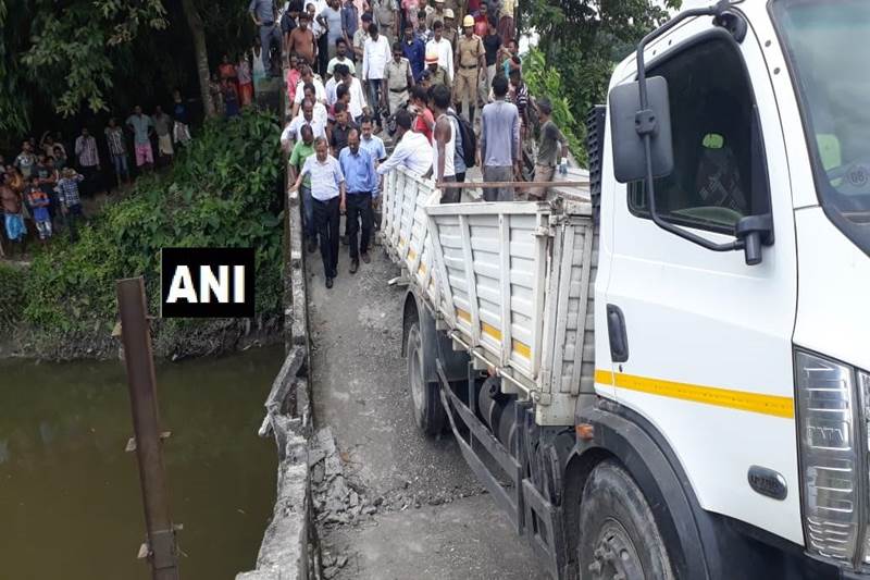 west bengal bridge collapse, darjeeling bridge collapse, bridge collapse in kolkata, bridge collapse in siliguri today, siliguri bridge collapse, west bengal bridge collapse, siliguri bridge accident, darjeeling bridge collapse, west bengal bridge collapse pictures