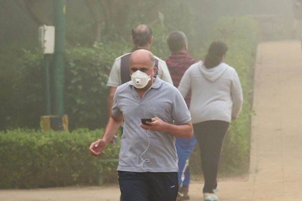 Delhi pollution: Air quality slides towards 'severe', experts say may worsen in next few days (file photo)