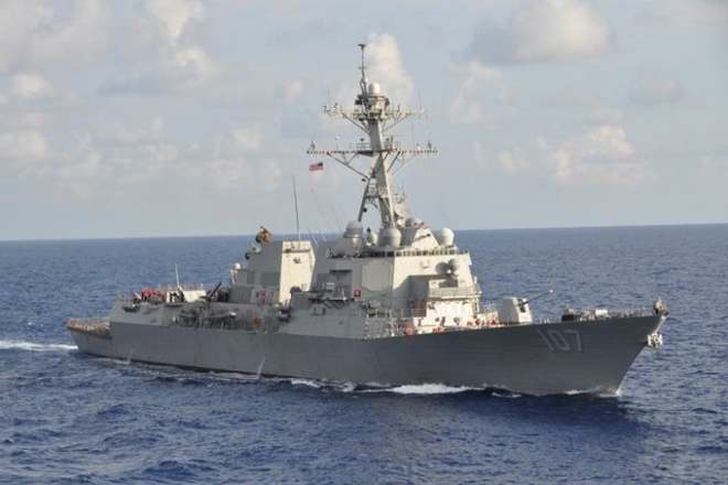 US warship sails past contested South China Sea islands (FILE PHOTO) US warship sails past contested South China Sea islands (FILE PHOTO)
