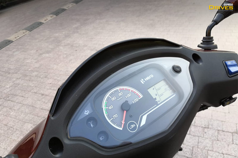 Hero Destini 125cc scooter segment get digital-analogue speedometer which features side stand indicator and service due reminder that will help in overall convience. The scooter is aimed at young professionals from the metro and mini-metros.