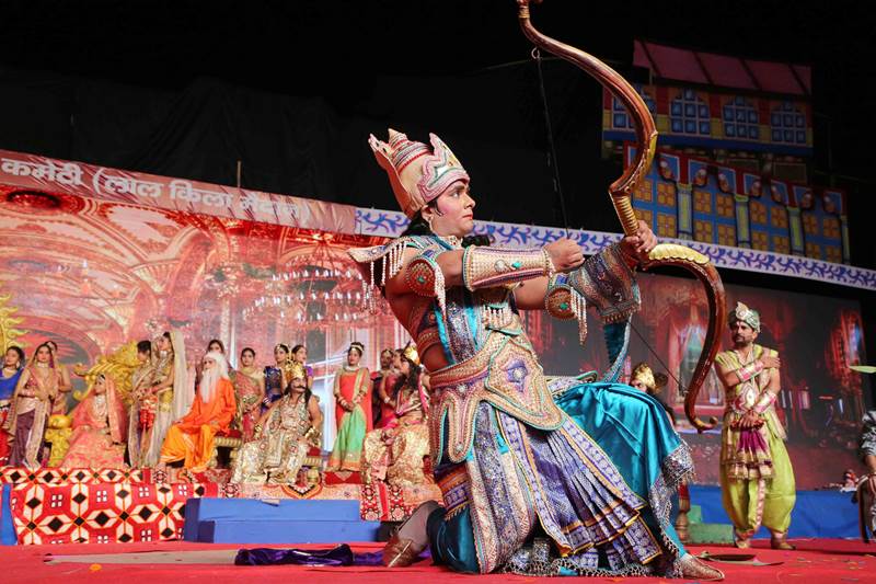 ramlila maidan delhi, luv kush ramayan, luv kush ramayan full, luv kush ramlila, luv kush ramlila 2018, luv kush ramlila 2018 schedule, luv kush ramlila 2018 passes, luv kush ramlila cast 2018, luv kush ramlila delhi, lav kush ramlila delhi live, manoj tiwari in ramleela, harsh vardhan ramleela