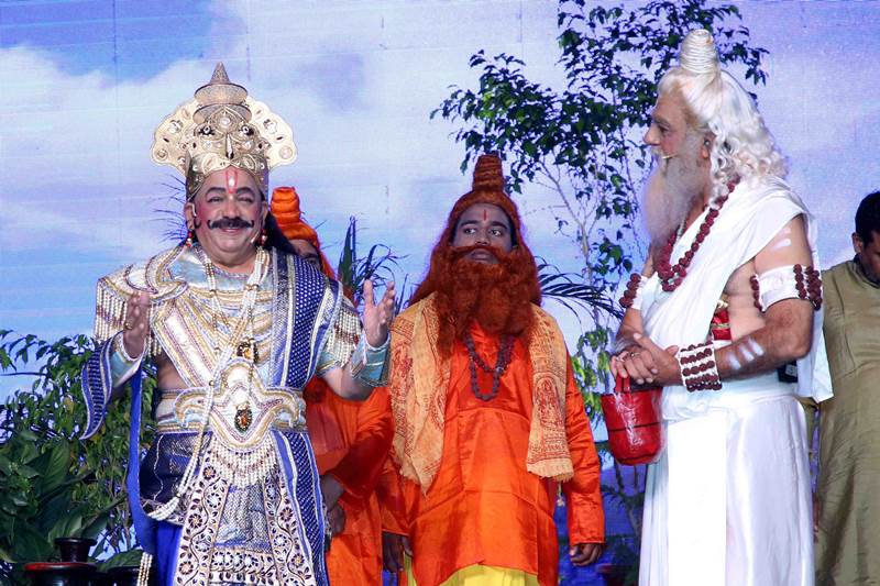 ramlila maidan delhi, luv kush ramayan, luv kush ramayan full, luv kush ramlila, luv kush ramlila 2018, luv kush ramlila 2018 schedule, luv kush ramlila 2018 passes, luv kush ramlila cast 2018, luv kush ramlila delhi, lav kush ramlila delhi live, manoj tiwari in ramleela, harsh vardhan ramleela