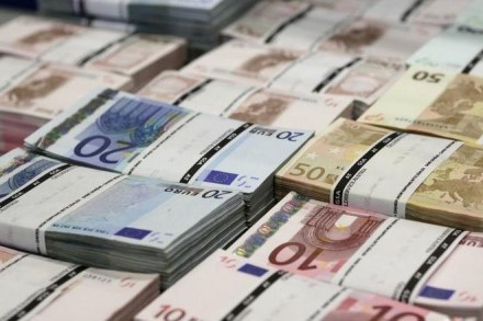 Working together, the investors can claim multiple rebates for tax paid on the dividend and share out the profits amongst themselves -- with the treasury footing the bill. (Reuters)