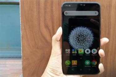 The devices are equipeed with "Infra-Red Face Unlock", which uses infrared sensors in the camera, thus allowing consumers to unlock the devices even in low-light conditions. (Photo source: IE)