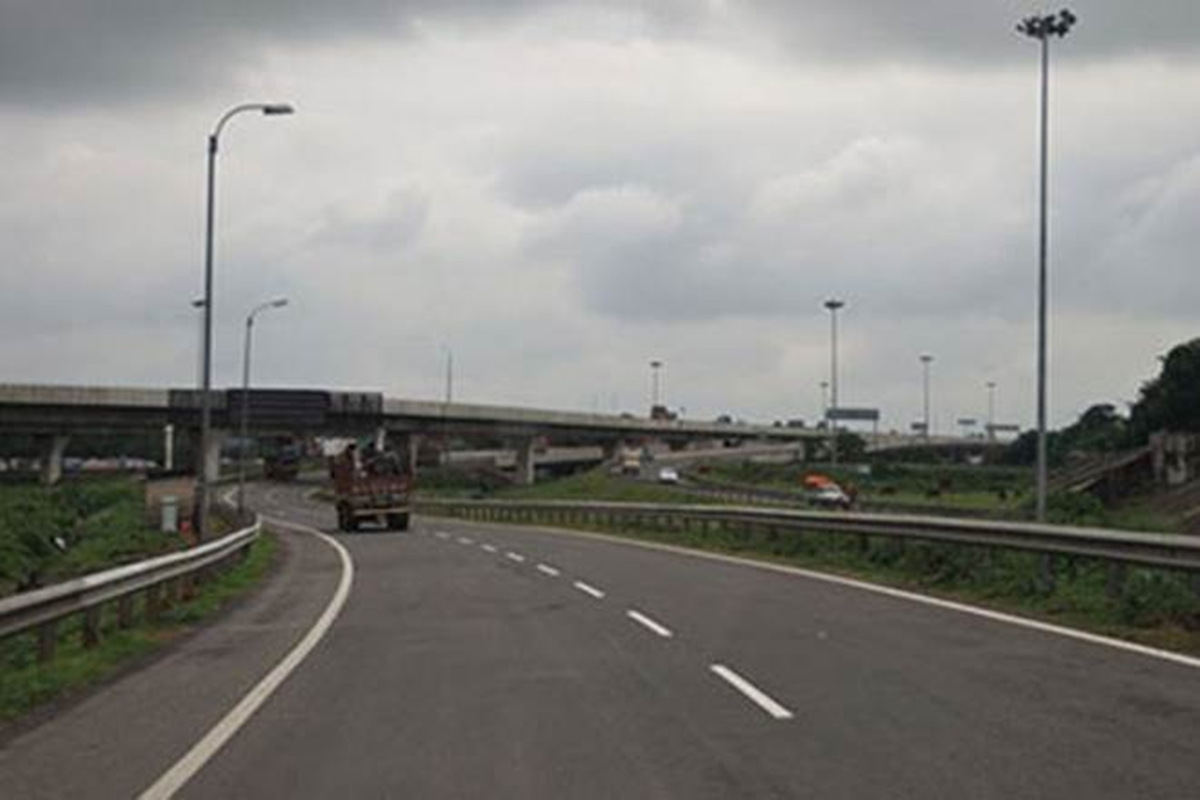 Delhi Weather Today: Cloudy sky with light rains, predicts IMD