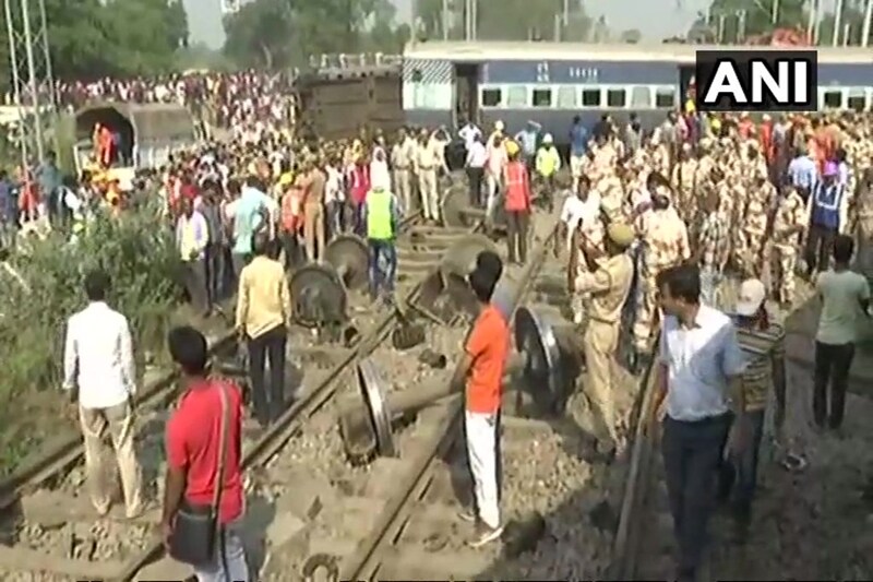 rae bareli train accident, raebareli train accident today, raebareli train accident, raebareli new farakka express, farakka express derailment, farakka express accident, raebareli train hadsa, raebareli train video, raebareli train accident images