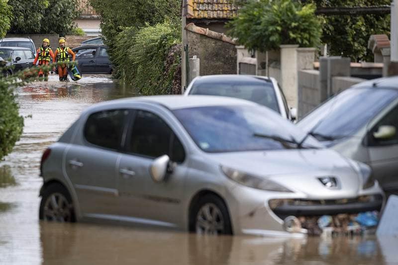 france flood, france flooding news, france floods update, france floods images, france flash flood, southern france flash flood, south pf france flash flood, flash flood images, flash flood pictures