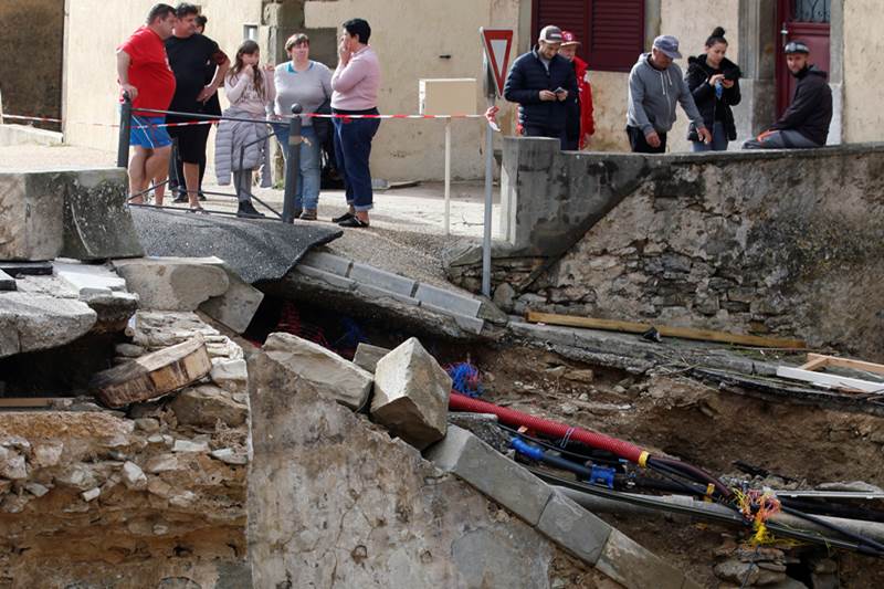 france flood, france flooding news, france floods update, france floods images, france flash flood, southern france flash flood, south pf france flash flood, flash flood images, flash flood pictures