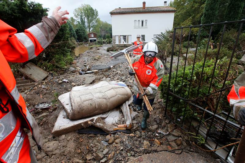 france flood, france flooding news, france floods update, france floods images, france flash flood, southern france flash flood, south pf france flash flood, flash flood images, flash flood pictures
