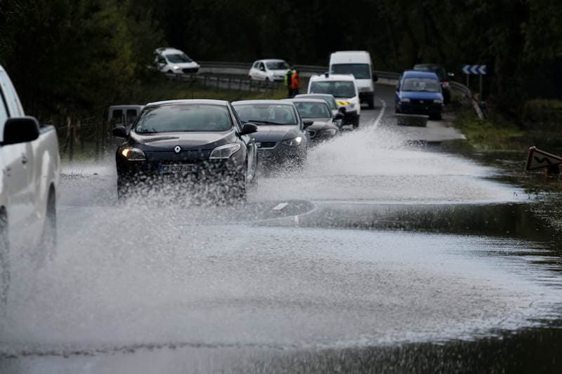 france flood, france flooding news, france floods update, france floods images, france flash flood, southern france flash flood, south pf france flash flood, flash flood images, flash flood pictures
