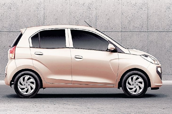 The company has announced pre-booking of the new Santro only through the online route effective Wednesday till October 22, and the first 50,000 customers can book the car at Rs 11,100 as an introductory offer.