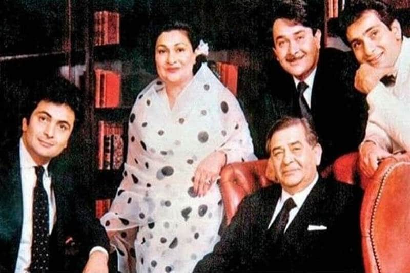 krishna raj kapoor young pics, krishna raj kapoor photos, krishna raj kapoor death, krishna kapoor death date, krishna raj kapoor old pictures, krishna raj kapoor old pics, krishna raj kapoor net worth, krishna raj kapoor news